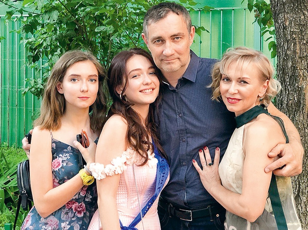 Константин Юшкевич, его супруга Ольга, дочери Екатерина и Евдокия