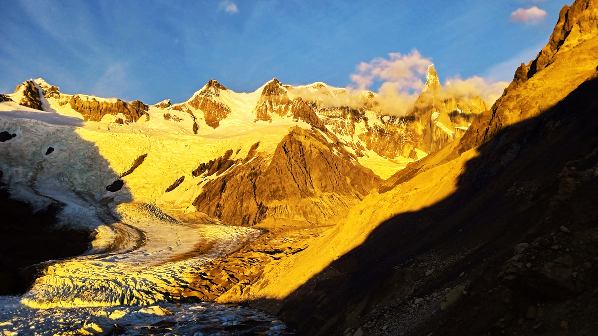Аргентина, окрестности горы Фицрой, вид с площадки Мирадор Маэстри
