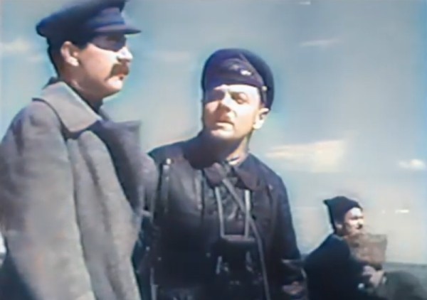 Сталин и Ворошилов под Царицыном. Кадр из фильма "Оборона Царицына" (1942).