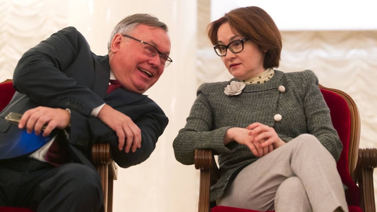 Почему наличные честнее любых банковских карт: карты как минное поле