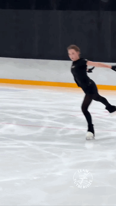 Источник соц.сети команды Этери Тутберидзе. Немного веселья 