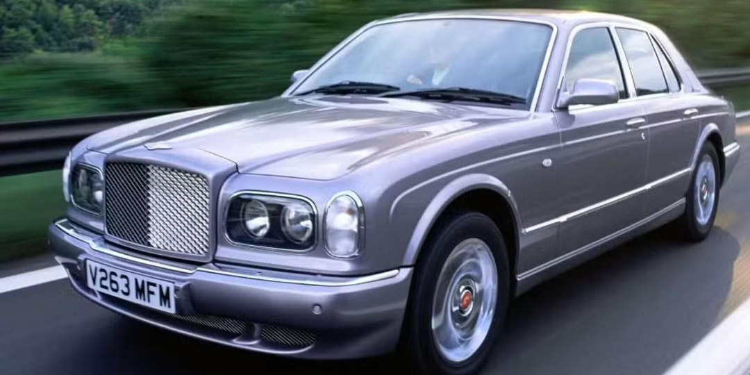 4,4‑литровый V8 от BMW в британской классике по цине новой Corolla. Bentley Arnage Green Label
