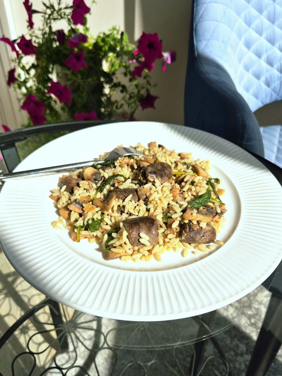 Рис с сердечками, грибами и шпинатом 