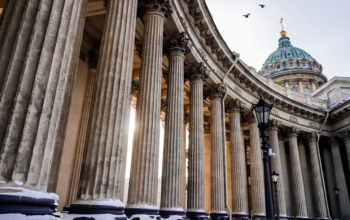 Казанский собор в Санкт-Петербурге, вид на колоннаду.