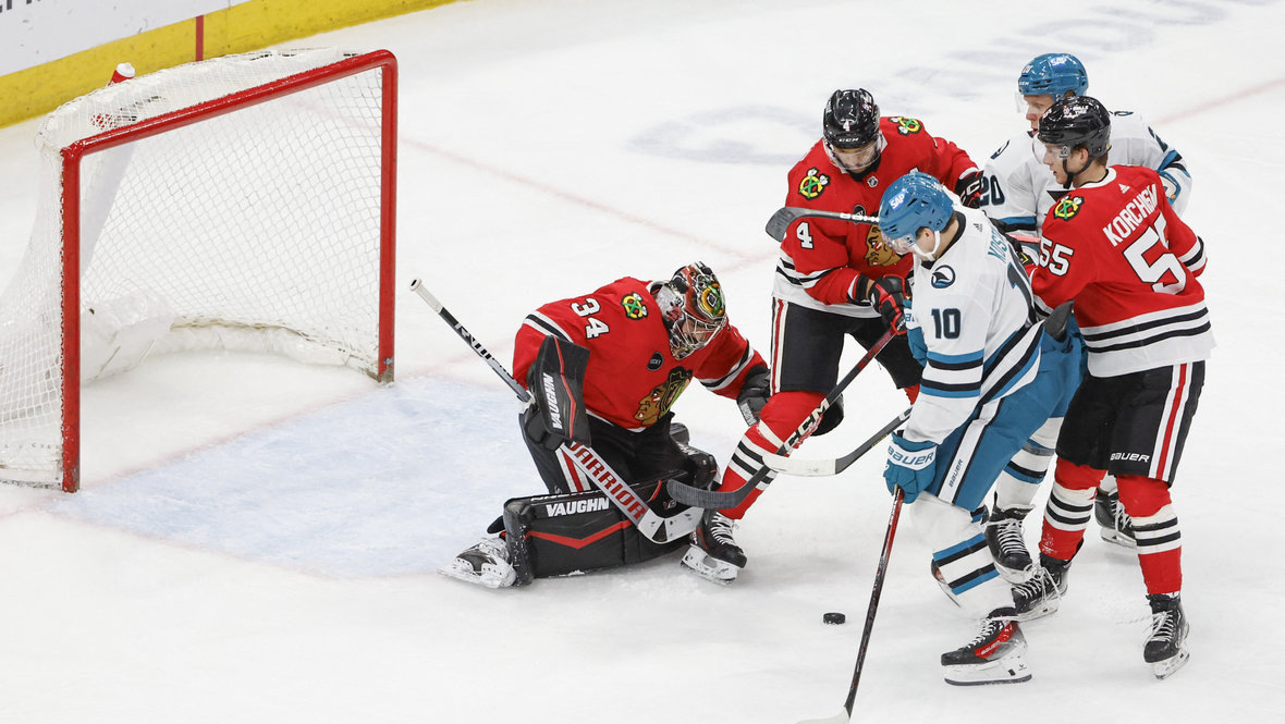    Клим Костин (в белом) в матче «Сан-Хосе» против «Чикаго». USA Today Sports