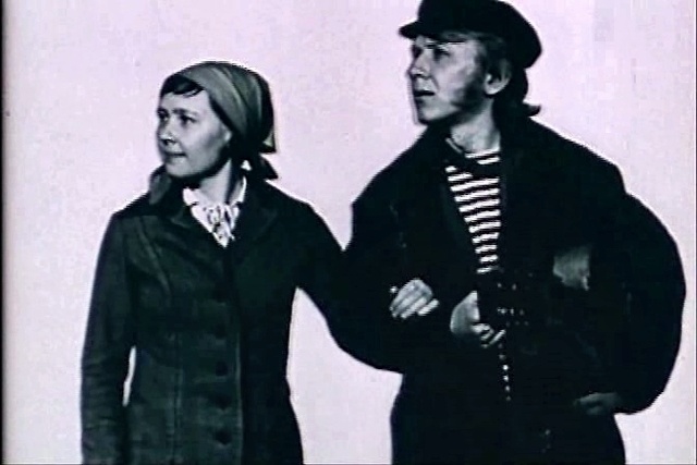 Ия Саввина и Юрий Чернов. Кадр из фильма «Маяковский смеется» (1975)