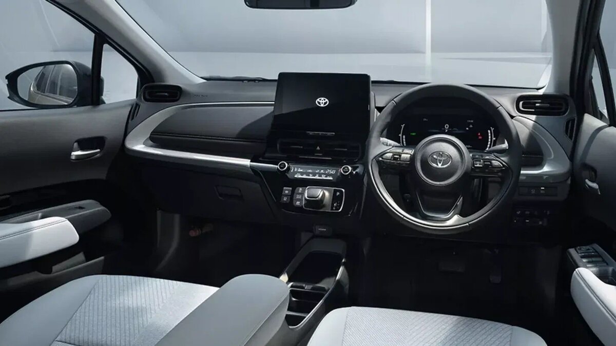 Салон Toyota Aqua