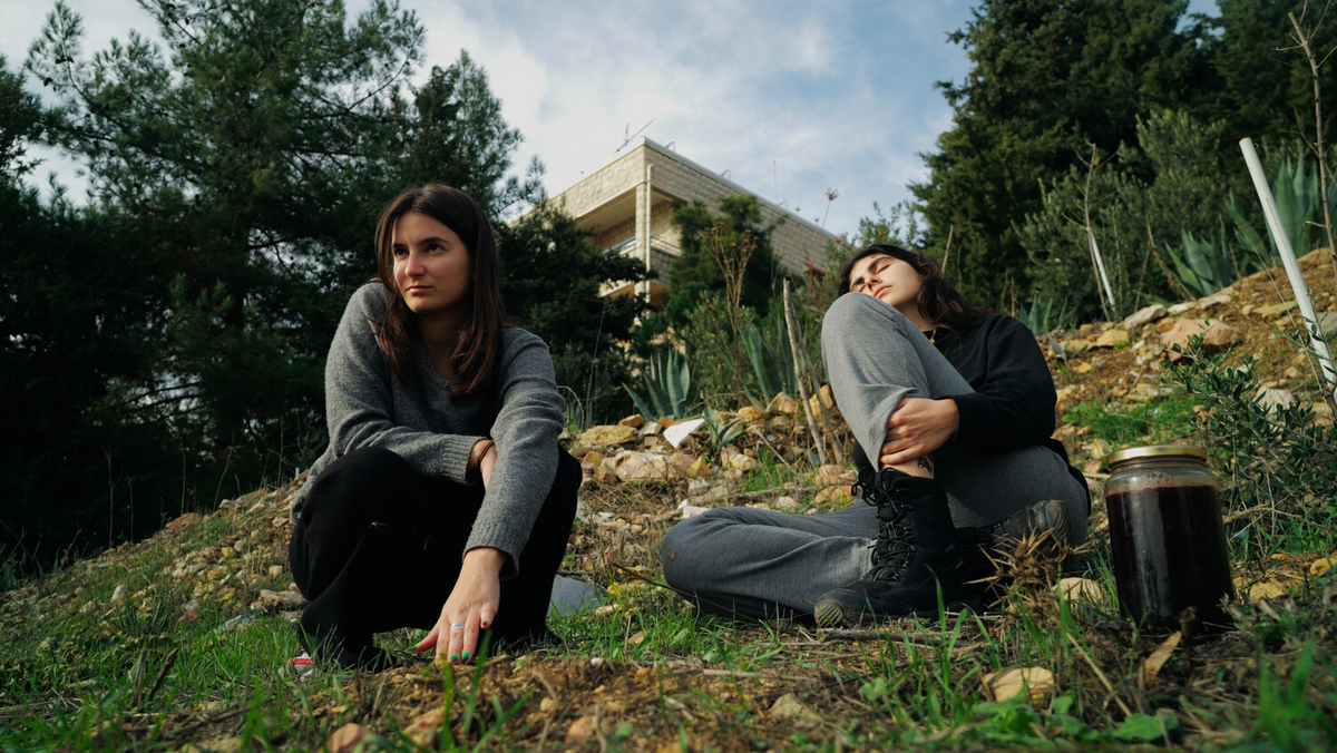 🎬 «Очертания обычных человеческих созданий» — Ливан как разговор у костра