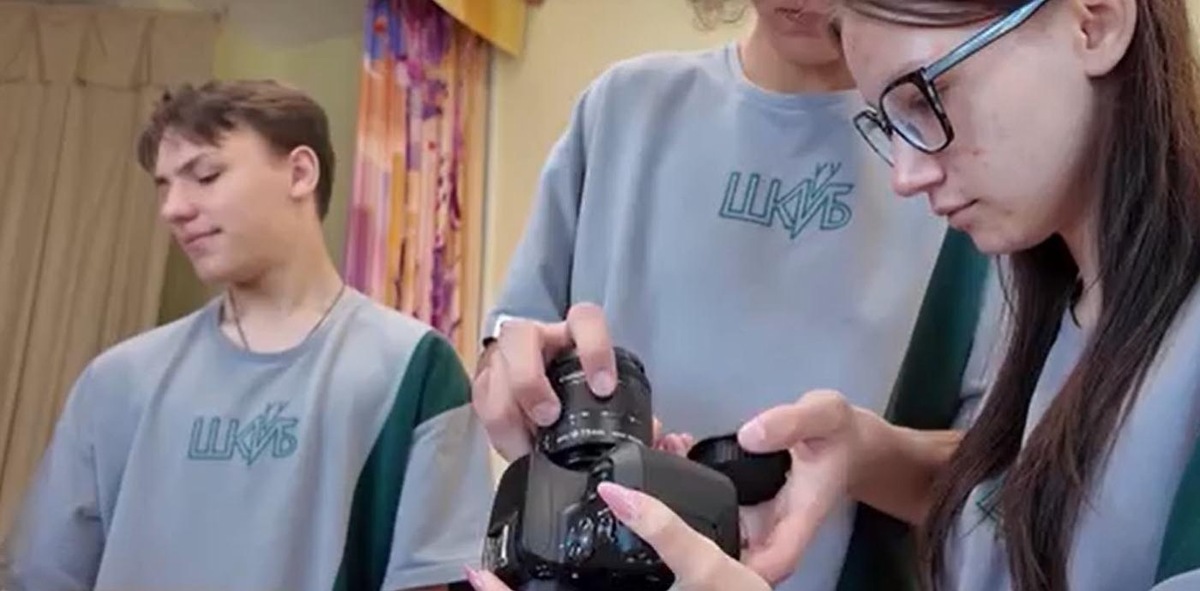    Учиться творчеству