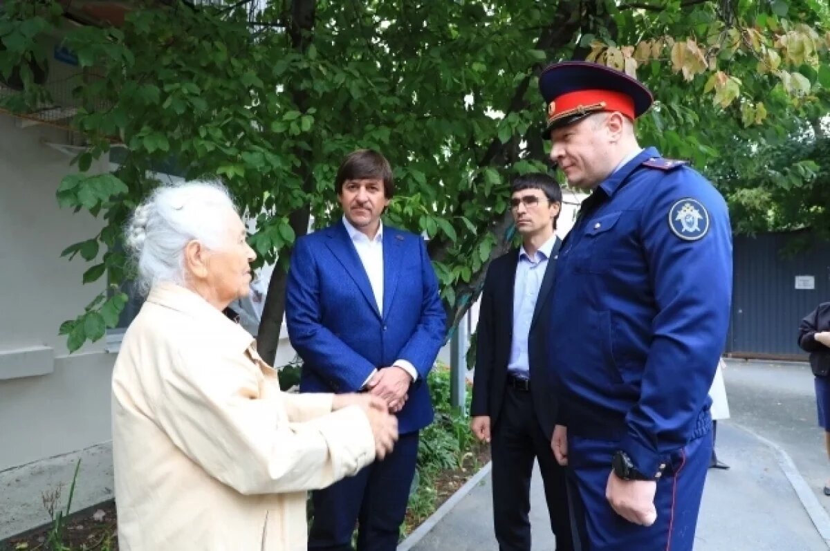    СК и тюменская мэрия помогли жильцам дома с перебоями горячей воды