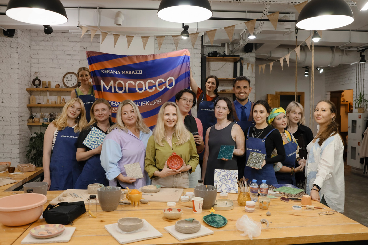 Участники встречи в стиле Марокко в гончарной школе. Фотограф Марина Луч