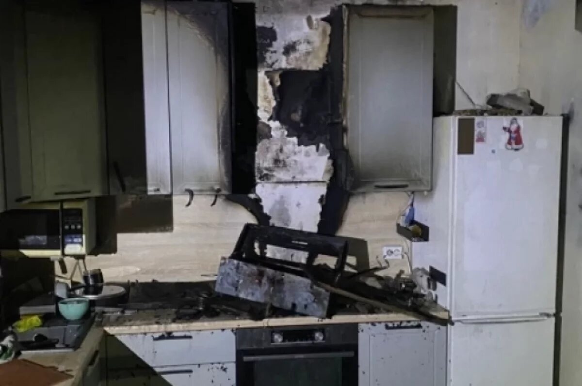    В челябинском посёлке Западный спасли семь человек на пожаре