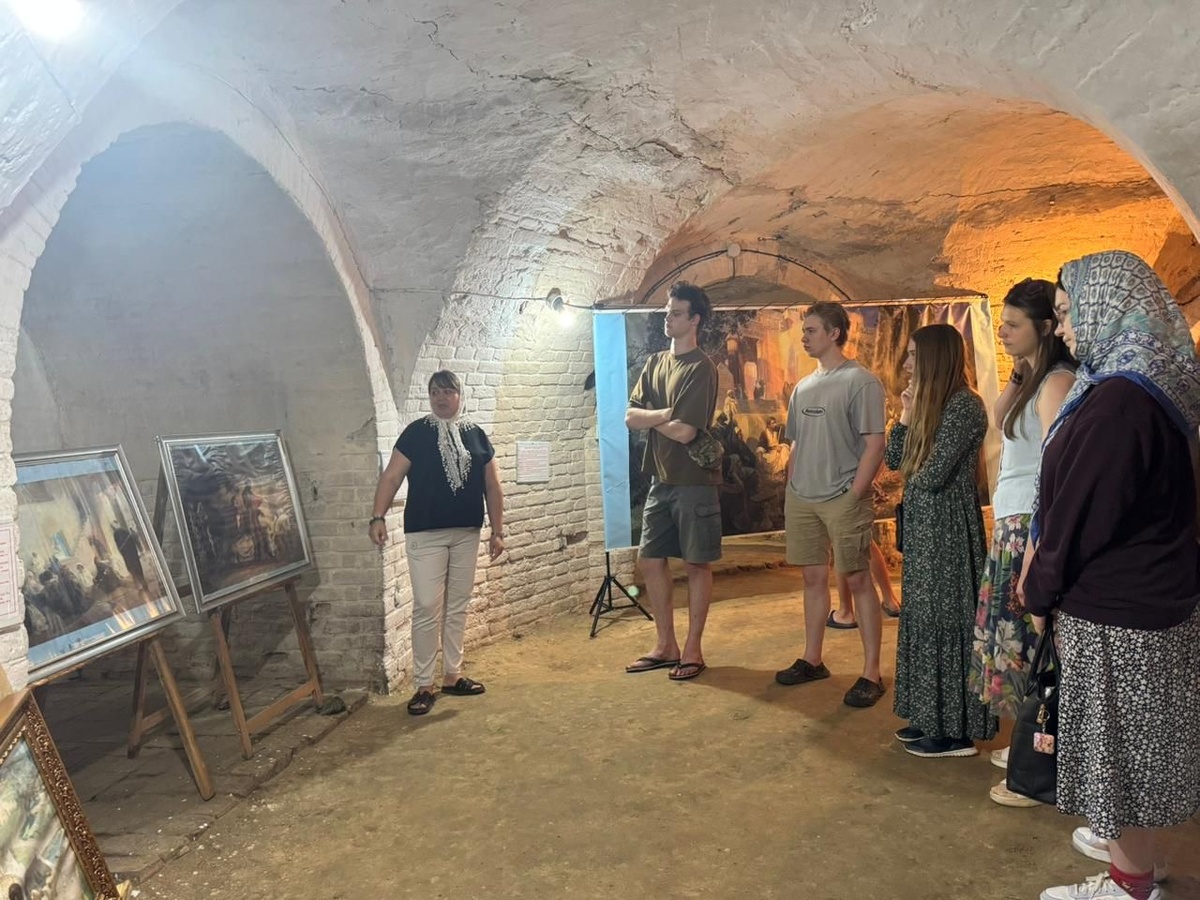 Экскурсия в подвале Храма Воскресения Христова в Старой Ольшанке 