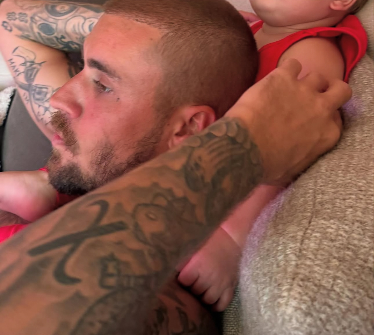     Джастин Бибер с сыном Джеком. Фото: Instagram (Запрещён в РФ) @lilbieber