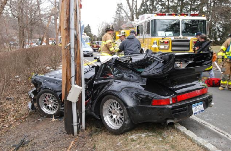 5 самых опасных в управлении классических суперкаров