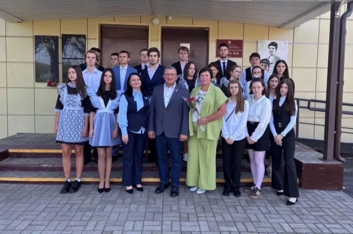    В Брянске стартует патриотический проект «Парты Героев»