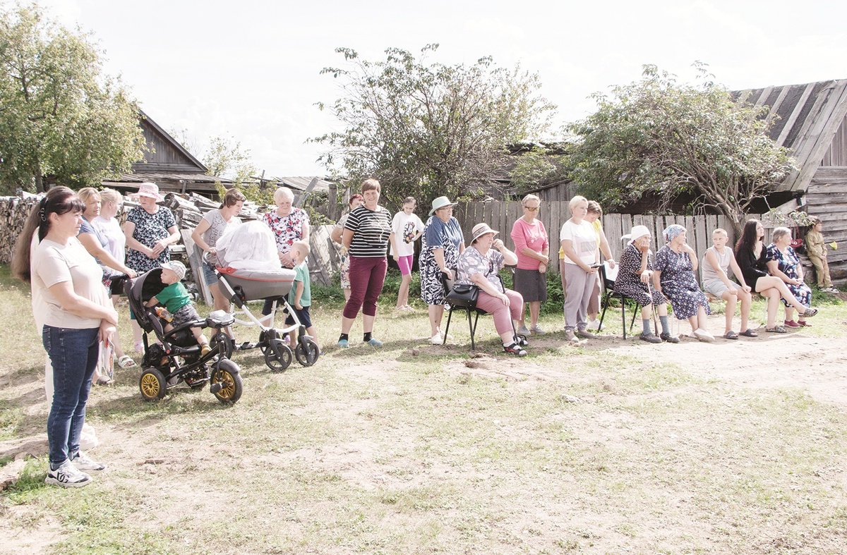 В церемонии открытия приняли участие и дети, и взрослые.