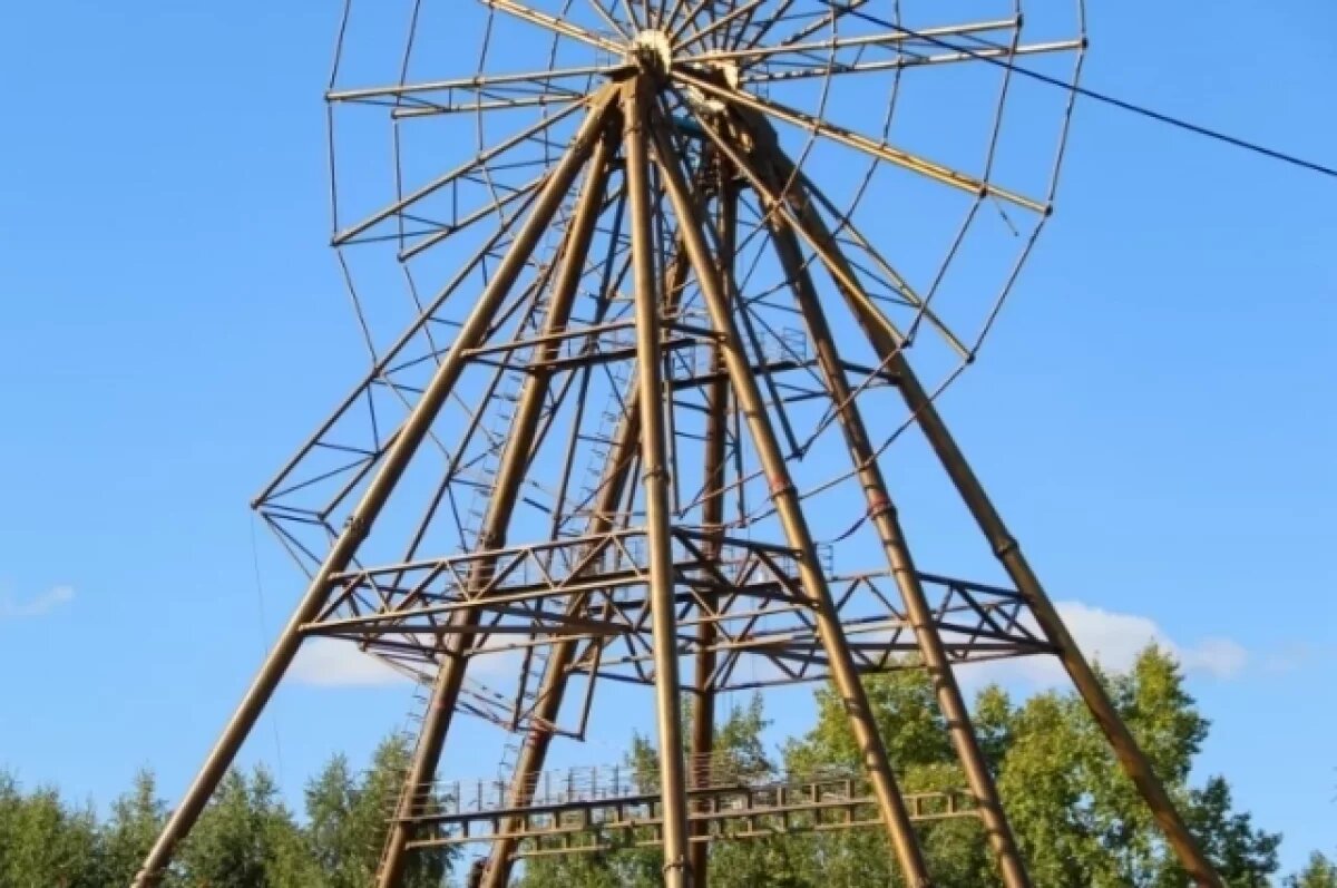    Колесо обозрения на речном вокзале в Барнауле прекращает работу