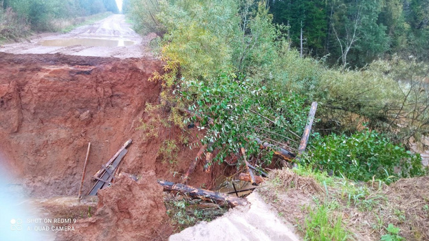    Дорогу Пушкари-Пыреги в Слободском районе размыло из-за непогоды