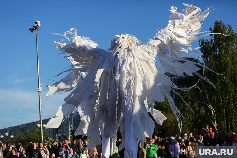    В День города жителей нового уренгоя будут развлекать актеры театров и аниматоры