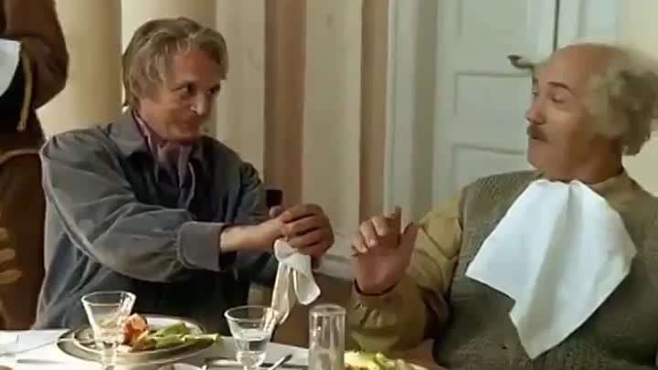 Кадр из фильма. Два "враждующих" соседа: Берестов (В.Лановой) и Муромский (Л.Куравлев)