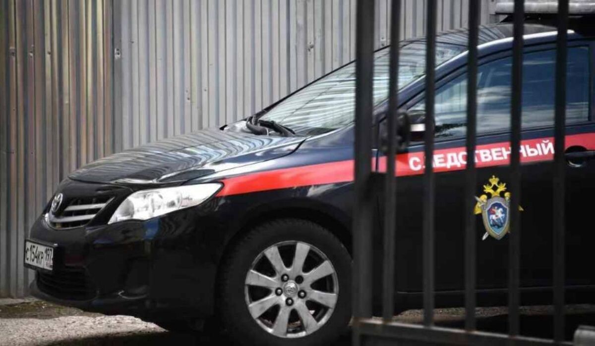     Автомобиль следственного комитета. Источник: ria.ru Автор фото: Евгений Одиноков