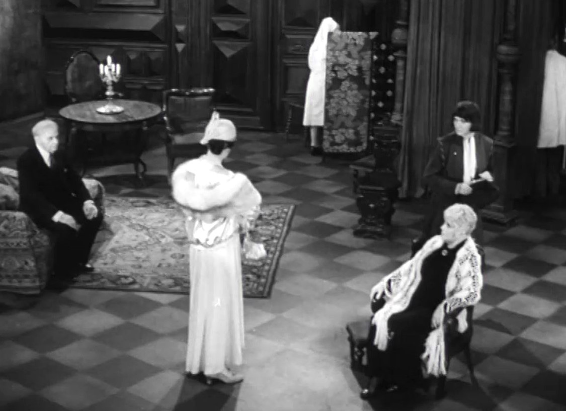 Кадр из фильма-спектакля "Всё кончено" (1980)