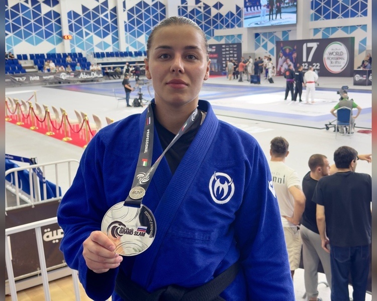     Курянка Ангелина Леонидова завоевала серебро международного турнира по джиу-джитсу