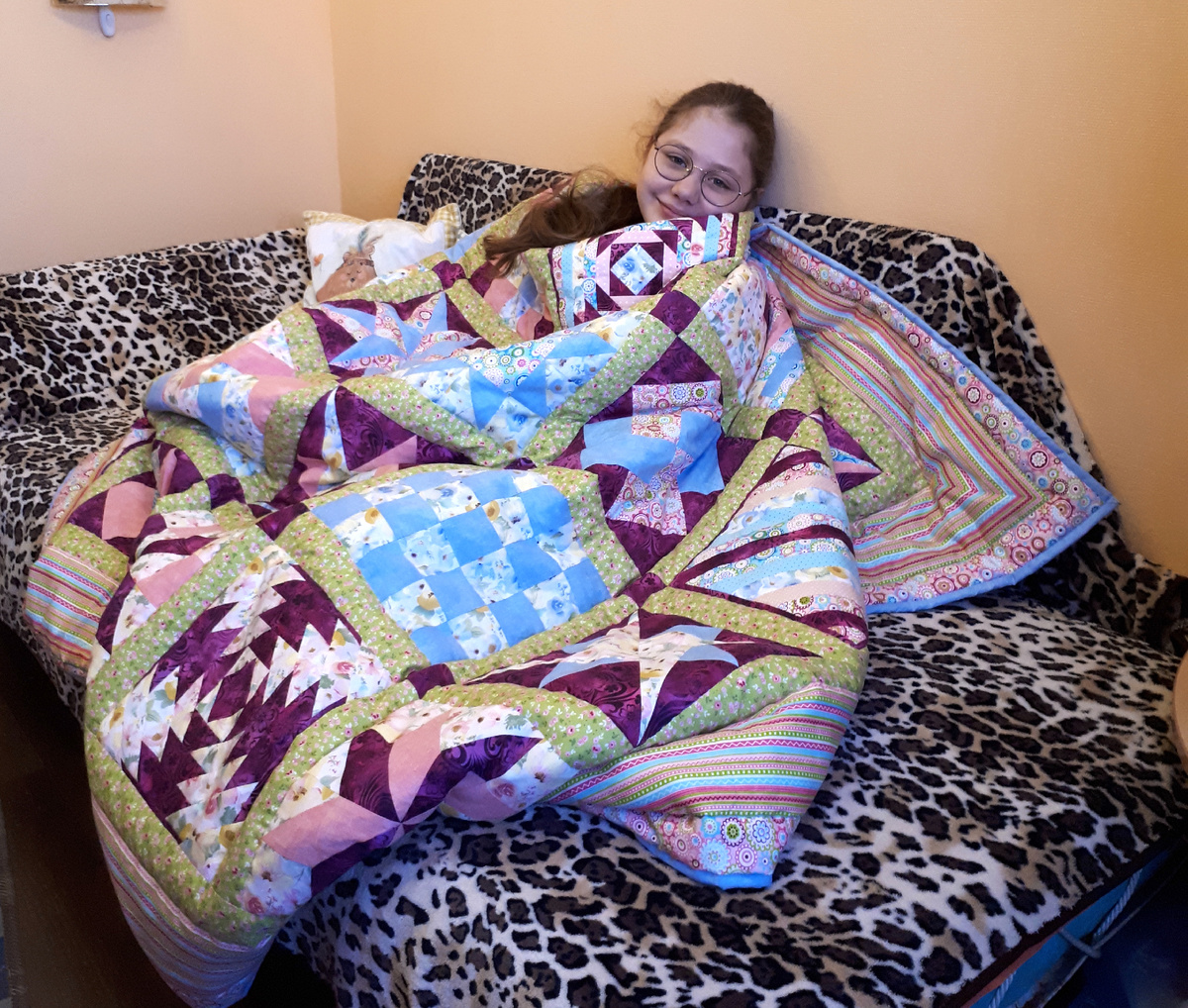 Лоскутное одеяло Елены Зенковой, ученицы Академии Лоскутного шитья