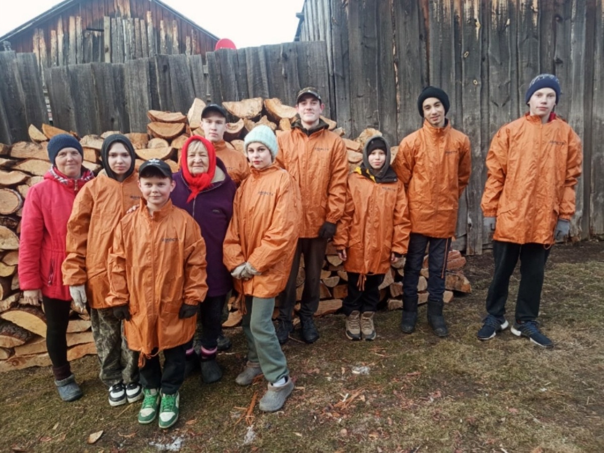 Волонтеры отряда "Луч надежды" приняли участие в акции  «Весенняя неделя добра». 2025 год.