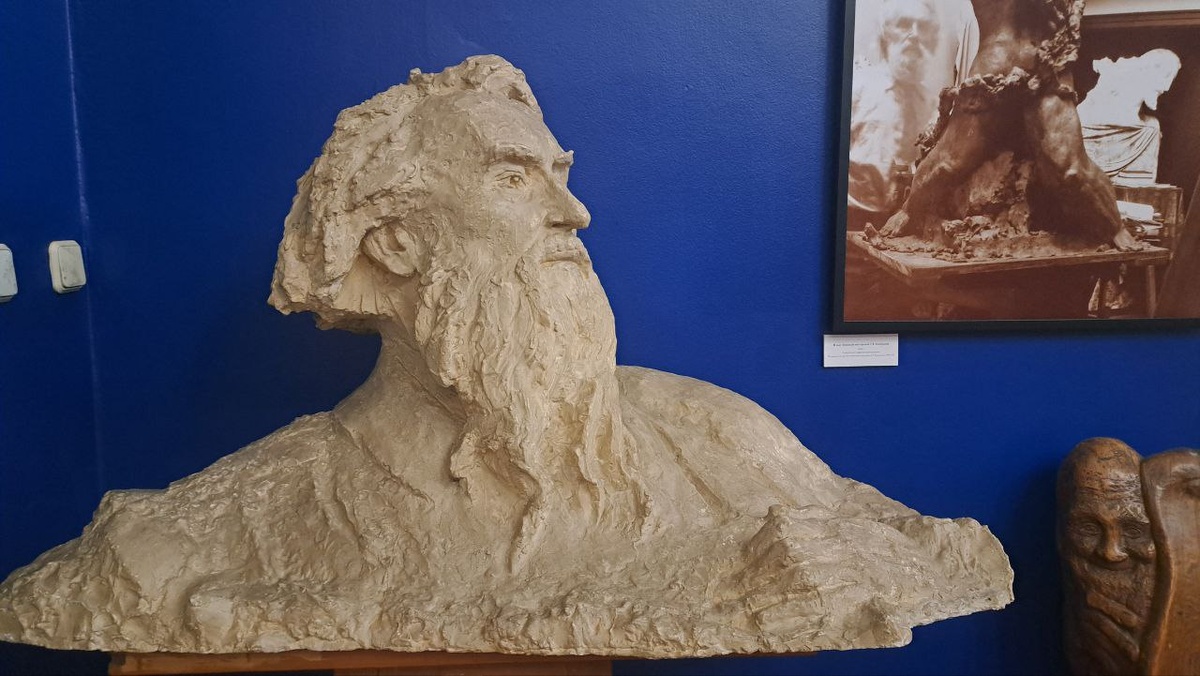 Автопортрет скульптора