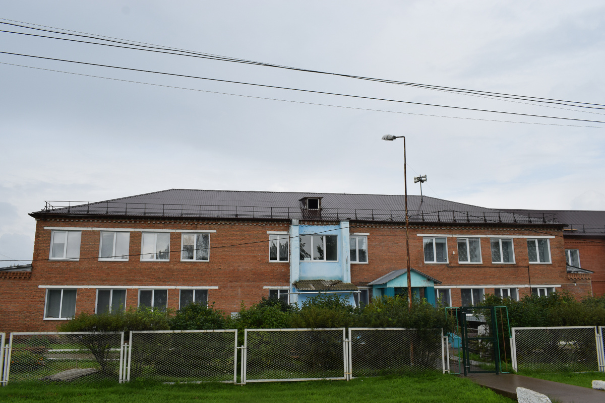 Благодаря программе «Содействие развитию местного самоуправления» в Межовской школе полностью заменили кровлю. 