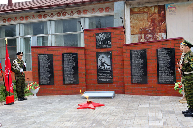    В Вятскополянском районе открыли мемориалы павшим воинам