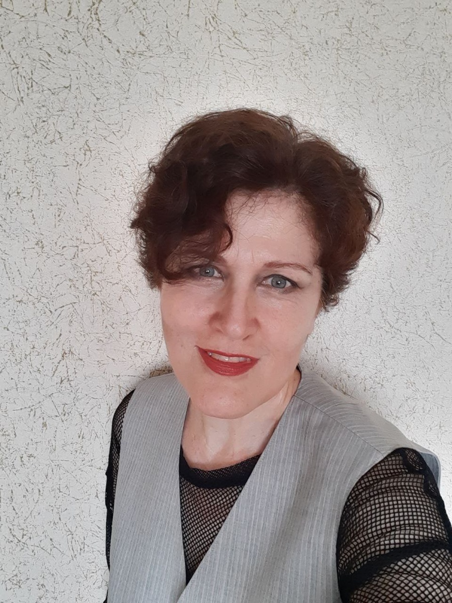 Познакомимся? Это я, стилист Светлана Дан.