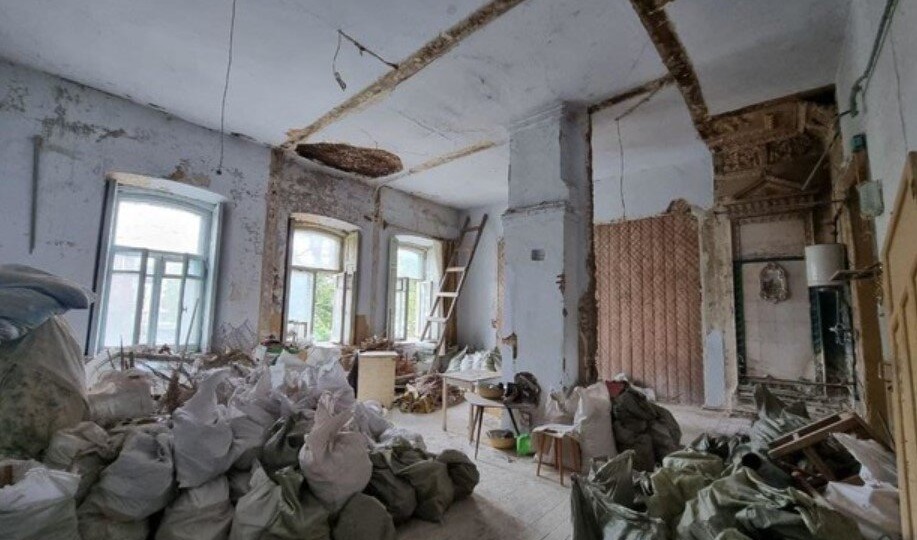 Как малогабаритку 52 м² превратили в шикарную двухэтажную квартиру 70 м² с множеством исторических деталей: фото до и после