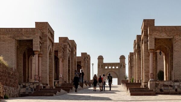    CC BY 2.0 / Flickr / Ninara / Hissar Fortress, Dushanbe, Tajikistan