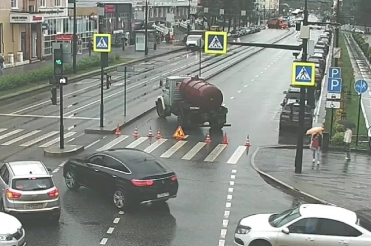    В Перми скопилась пробка из-за перекрытия квартала для уличных работ
