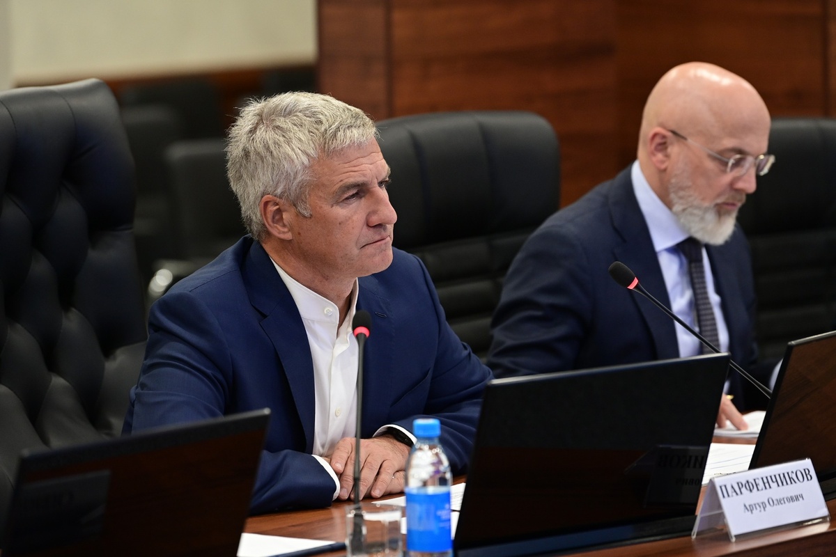    Артур Парфенчиков и Элиссан Шандалович. Фото: «Республика»/ Сергей Юдин