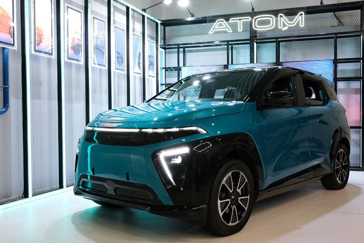   Электромобиль «Атом»