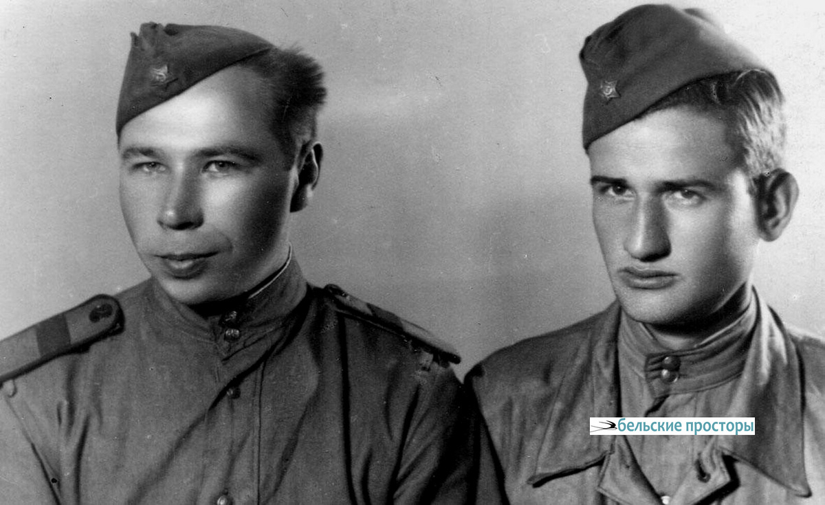 Венгрия, 1945 г. Старший механик В. Макаров и А. Еникеев