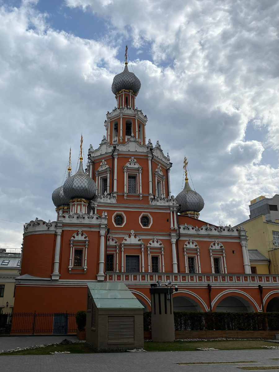 Фото автора канала. Храм Знамения иконы Божией Матери на Шереметьевом дворе.