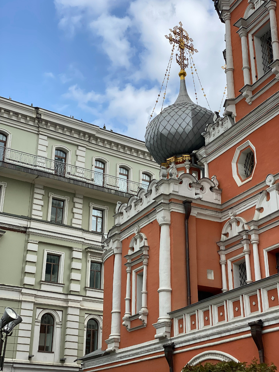 Фото автора канала. Храм Знамения иконы Божией Матери на Шереметьевом дворе.