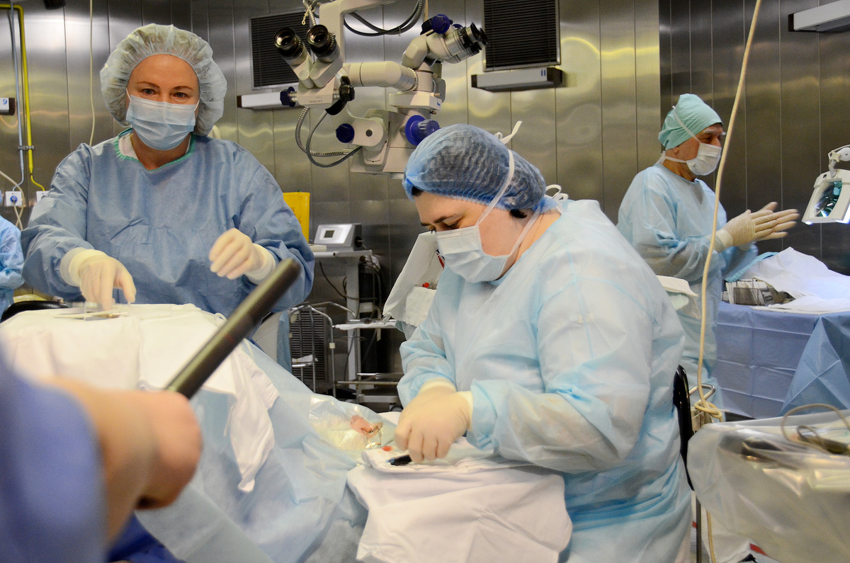 Уральские врачи спасли жизнь свердловчанину, которому пробило череп стрелой башенного крана.  Фото: Татьяна Буторина