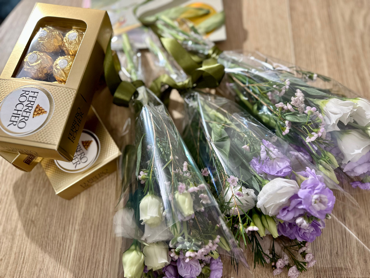 В предпраздничной подготовке сделать качественное фото мне не удалось 🤷🏻‍♀️ Но подарки воспитателям получились хорошие и уместные 😊