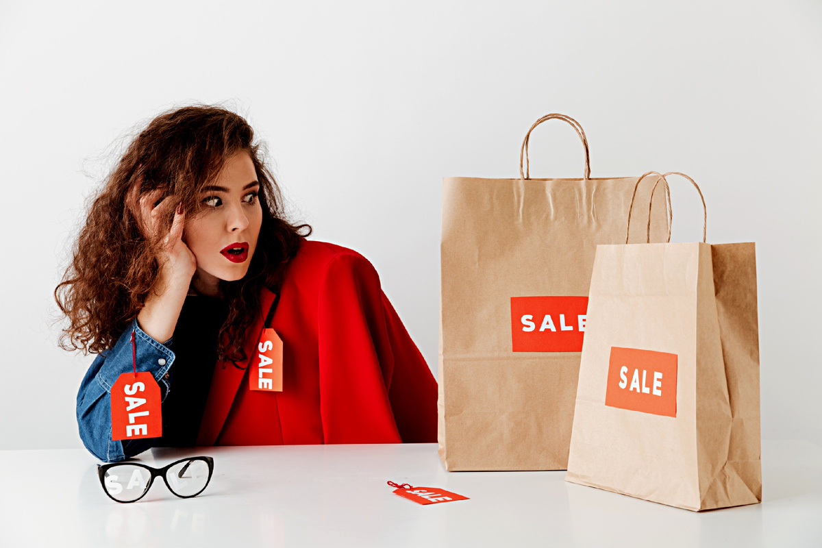 Упаковка товара с надписью «Скидка» или «Бонус»