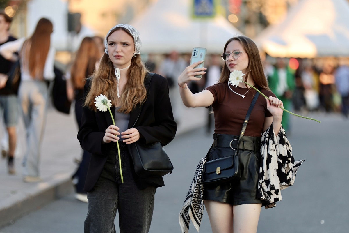    Среди молодёжи больше всех довольных жизнью
