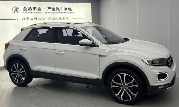 💥Поздравляем Людмилу из Курской области с покупкой Volkswagen T-ROC в комплектации "Comfort Smart Edition" 2021 года