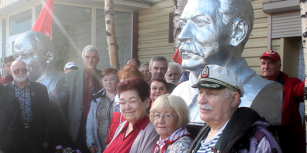 Памятник Сталину поставили в Мурманске