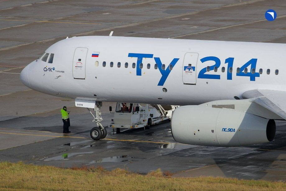   Ту-214