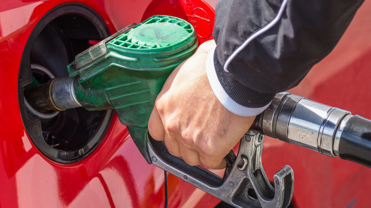 Фото заимствовано -  https://www.m.njcar.ru/news/vaz/motorist-obyasnil-pochemu-benzin-ai92-sokraschaet-resurs-dvigatelya-5534426.html